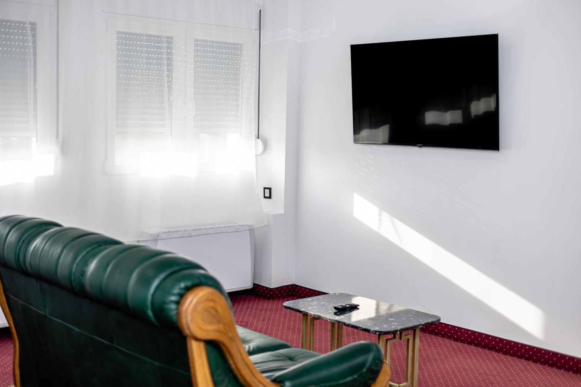 Fors Resort & Spa Belgrado Esterno foto
