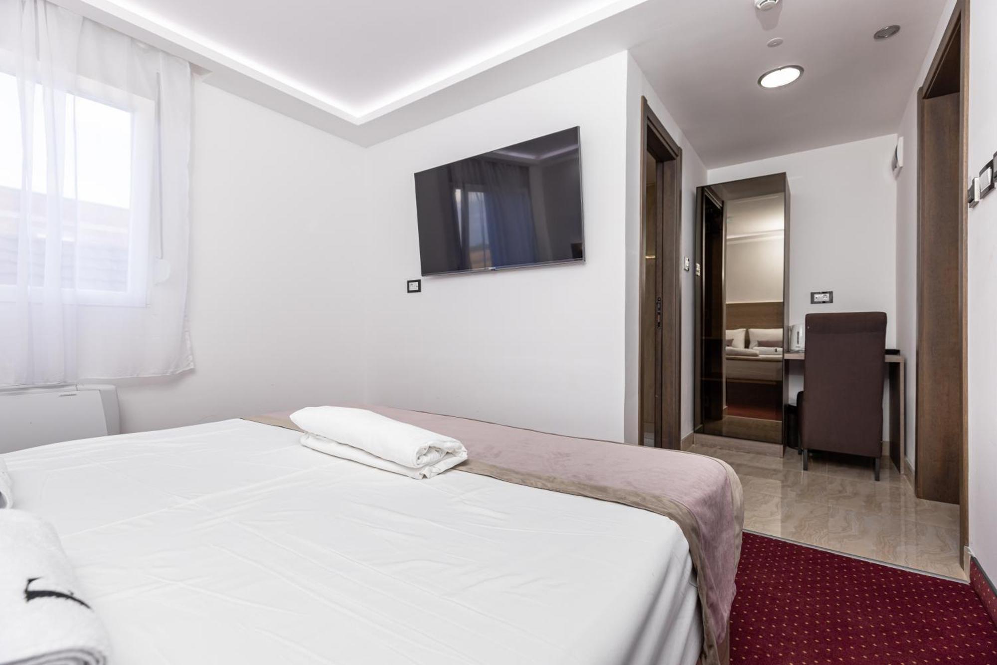 Fors Resort & Spa Belgrado Esterno foto